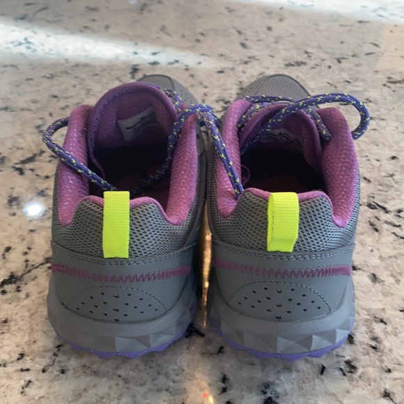 Nike Woman’s Wild Trail Running Shoes Size 8 - Picture 3 of 10